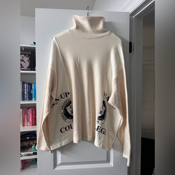 NWOT | University Beige Turtle Neck | Fits Women’s L - XL - Picture 1 of 8